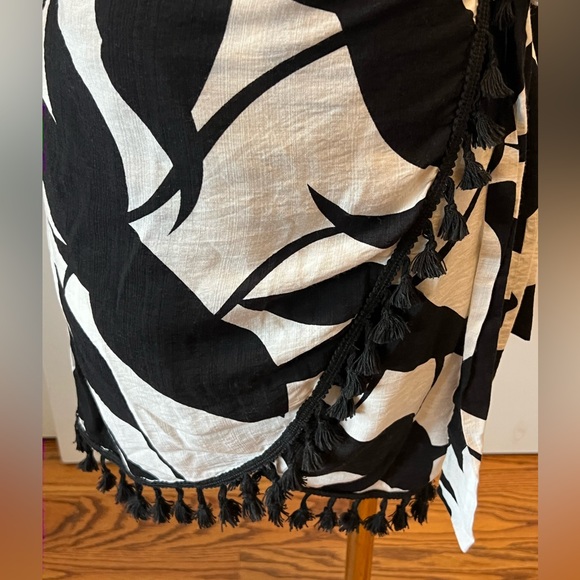 NWOT- Cupshe Dark Hibiscus Floral Cover-Up Mini Dress- Size XL - Picture 7 of 13